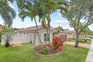 16556 NW 8th St, Pembroke Pines, FL 33028, Sold 09/27/24