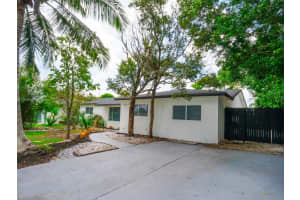 424 SW 7th Ct, Boynton Beach, FL 33435, Sold 01/06/25