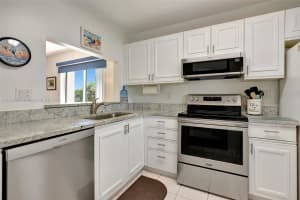 6941 SE Constitution Blvd, Hobe Sound, FL 33455, Sold 12/20/24
