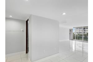 18051 Biscayne Blvd, Aventura, FL 33160, Sold 12/06/24