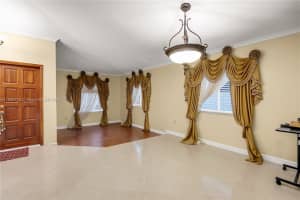 7527 W 33rd Ln, Hialeah, FL 33018, Sold 09/24/24