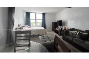 2899 Collins Ave APT 846, Miami Beach, FL 33140, Sold 02/28/25