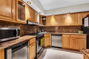 2750 NE 183rd St, Aventura, FL 33160, Sold 10/17/24