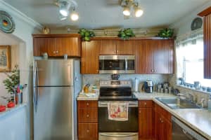 2811 N Pine Island Rd APT 303, Sunrise, FL 33322, Sold 11/25/24