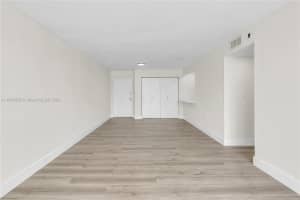 854 NW 87th Ave APT 101, Miami, FL 33172, Sold 10/12/24