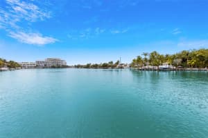4720 Pine Tree Dr APT 8, Miami Beach, FL 33140, Sold 04/30/25
