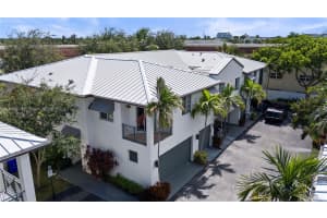 712 SE 2nd St, Pompano Beach, FL 33060, Sold 12/09/24