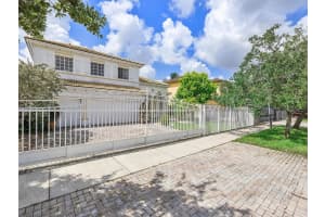 15618 SW 14th St, Miami, FL 33194, Sold 03/19/25