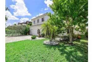 15618 SW 14th St, Miami, FL 33194, Sold 03/19/25