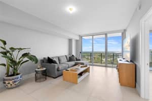 16385 Biscayne Blvd, North Miami Beach, FL 33160, Sold 12/30/24