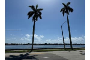 1527 S Flagler Dr APT 206F, West Palm Beach, FL 33401, Sold 01/22/25
