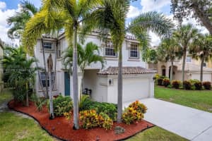 1136 Oakwater Dr, Royal Palm Beach, FL 33411, Sold 10/03/24