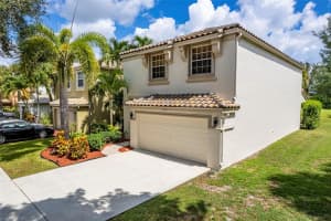 1136 Oakwater Dr, Royal Palm Beach, FL 33411, Sold 10/03/24