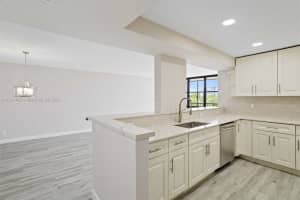 800 Parkview Dr APT 507, Hallandale Beach, FL 33009, Sold 02/05/25