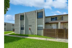 10020 NW 9th St Cir APT 203, Miami, FL 33172, Sold 10/07/24