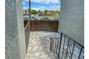 10020 NW 9th St Cir APT 203, Miami, FL 33172, Sold 10/07/24