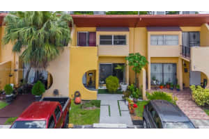 13701 SW 84th St APT D, Miami, FL 33183, Sold 04/01/25