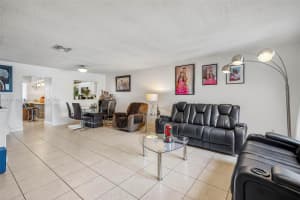 13701 SW 84th St APT D, Miami, FL 33183, Sold 04/01/25