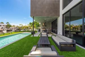 2719 NE 14th St, Fort Lauderdale, FL 33304, Sold 02/03/25