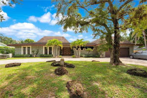 5860 SW 8th St, Plantation, FL 33317, Sold 10/04/24