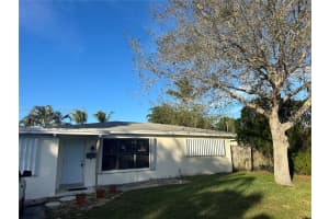 299 NE 28th St, Boca Raton, FL 33431, Sold 12/10/24