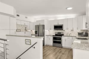 309 Woods Ave, Tavernier, FL 33070, Sold 01/13/25