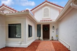 1047 Laguna Springs Dr, Weston, FL 33326, Sold 09/30/24