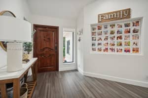 1047 Laguna Springs Dr, Weston, FL 33326, Sold 09/30/24