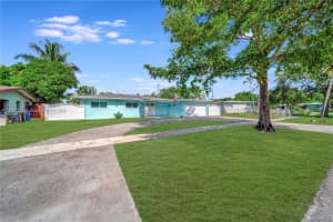 811 SW 39th Ave, Fort Lauderdale, FL 33312, - MLS#A11642337