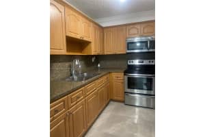 10000 NW 80th Ct, Hialeah Gardens, FL 33016, Sold 10/07/24