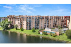 9688 Fontainebleau Blvd APT 105, Miami, FL 33172, Sold 10/17/24