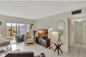 6820 W Flagler St APT 202, Miami, FL 33144, Sold 06/30/25