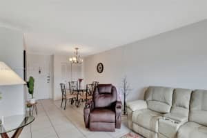6820 W Flagler St APT 202, Miami, FL 33144, Sold 06/30/25