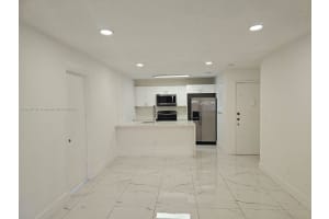 6580 W 27th Ct Apt 21-58, Hialeah, FL 33016, Sold 12/02/24