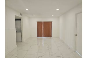 6580 W 27th Ct Apt 21-58, Hialeah, FL 33016, Sold 12/02/24