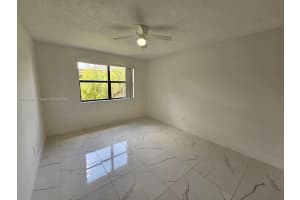 6580 W 27th Ct Apt 21-58, Hialeah, FL 33016, Sold 12/02/24