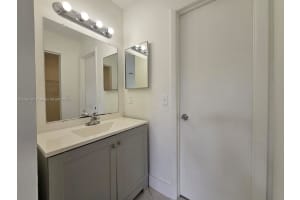 6580 W 27th Ct Apt 21-58, Hialeah, FL 33016, Sold 12/02/24