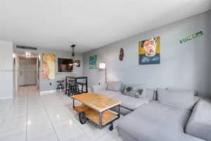 1020 Meridian Ave, Miami Beach, FL 33139, Sold 03/10/25