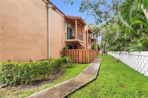 7215 Miami Lakes Dr, Miami Lakes, FL 33014, Sold 11/26/24