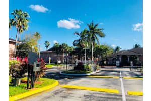 3221 Sabal Palm Manor APT 206, Hollywood, FL 33024, Sold 11/24/24