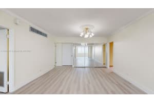 5005 Collins Ave APT 802, Miami Beach, FL 33140, Sold 02/05/25
