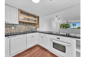 1420 Brickell Bay Dr APT 302E, Miami, FL 33131, Sold 12/17/24