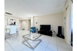 8615 NW 8th St APT 101, Miami, FL 33126, Sold 03/07/25