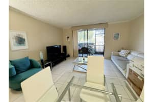 8615 NW 8th St APT 101, Miami, FL 33126, Sold 03/07/25
