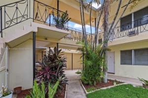 71 NW 76th St APT 7, Miami, FL 33150, Sold 12/12/24