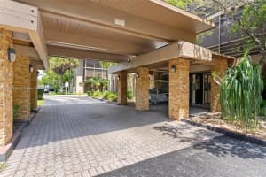 661 NE 195th St APT 202, Miami, FL 33179, Sold 11/19/24