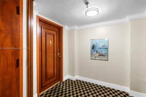 661 NE 195th St APT 202, Miami, FL 33179, Sold 11/19/24