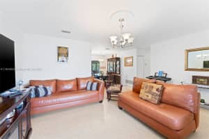 15821 SW 100th Ct, Miami, FL 33157, Sold 12/09/24