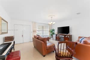 15821 SW 100th Ct, Miami, FL 33157, Sold 12/09/24