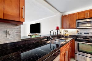 401 NE 14th Ave, Hallandale Beach, FL 33009, Sold 01/22/25